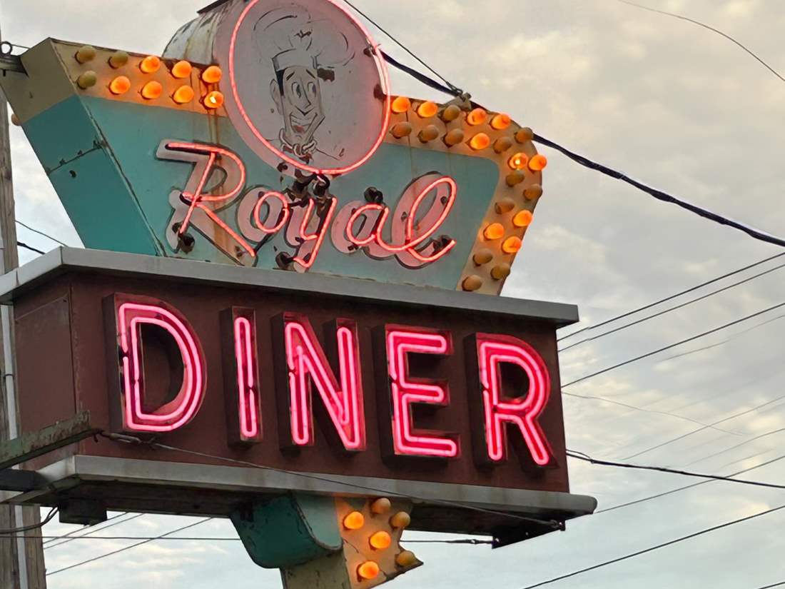 Royal diner sign